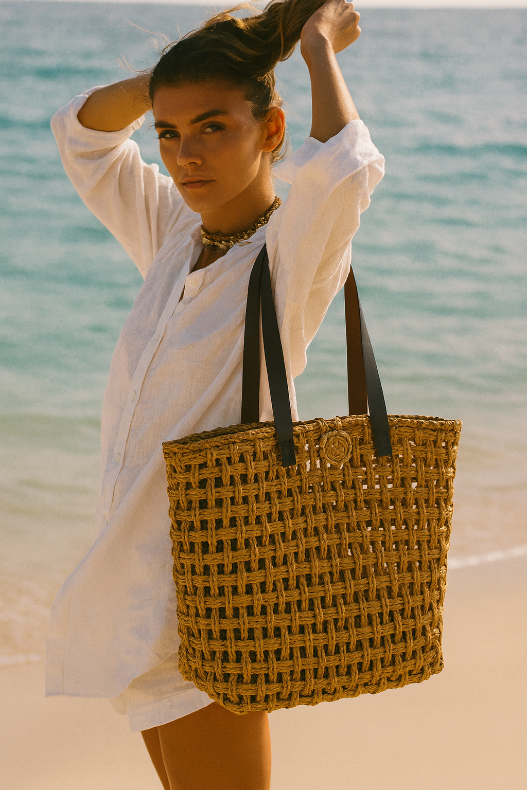 Straw Hobo Beach Tote – Handwoven with Sabai Grass