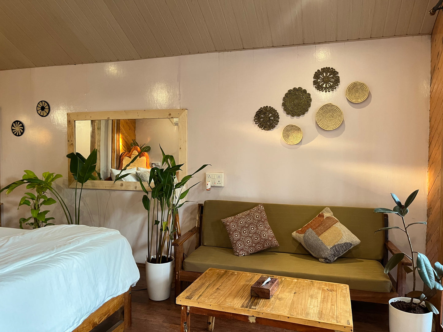 Forest Sabai Grass Natural Round Wall Basket